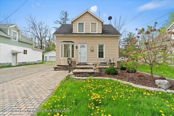 306 E Cavanaugh Rd
